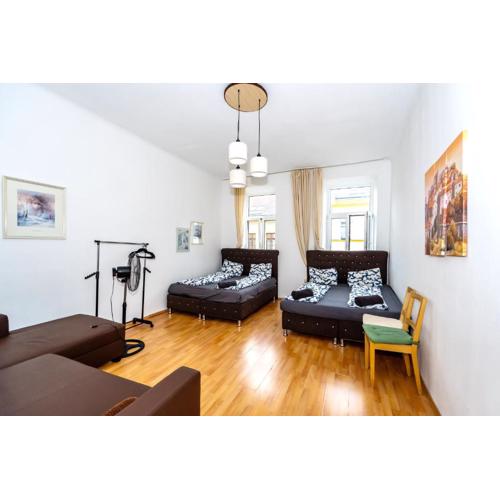 Family Rooms - 7 Minutes to Schönbrunn Palace