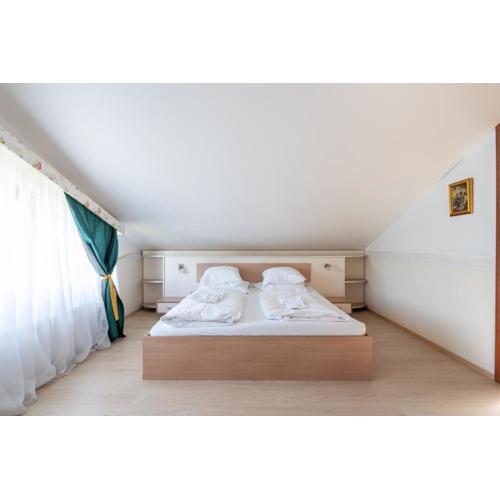 FarawayHomes Aparthotel Near Vienna Airport - Anytime Self Check-In