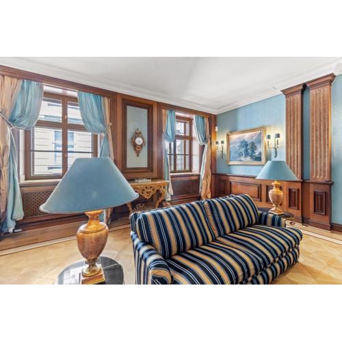 Feel History & Enjoy Luxury