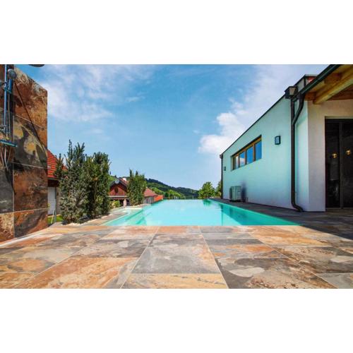 Ferienhaus Mit Pool