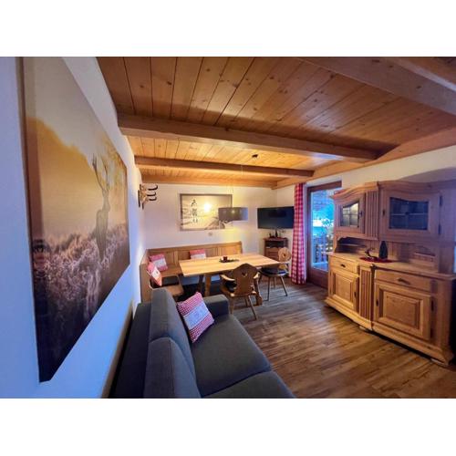 Ferienwohnung Gamsbock Panorama View Balkon, Gartensauna, Garten, Grillplatz