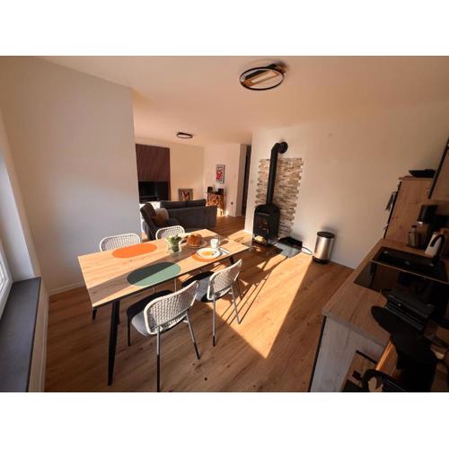 Ferienwohnung ImZaro: Erdgeschoss, 2 Schlafzimmer plus Schlafsofa, eigener Eingang, große Terrasse mit Garten!
