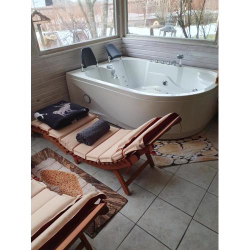 Ferienwohnung Tiroler Auszeit & Whirlpool