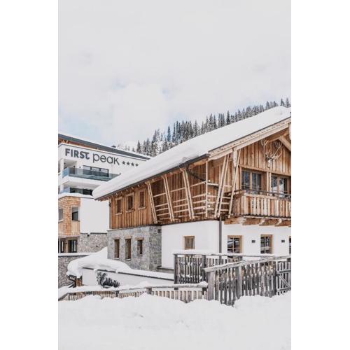 FIRSTpeak Chalets