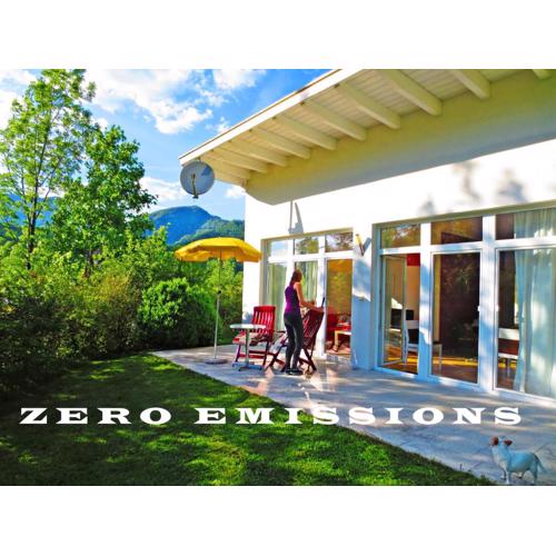 FLORES, Ferienhaus oder Doppelzimmer, im Grünen, 5 Gehminuten ins Zentrum, Parkplatz, zero emissions