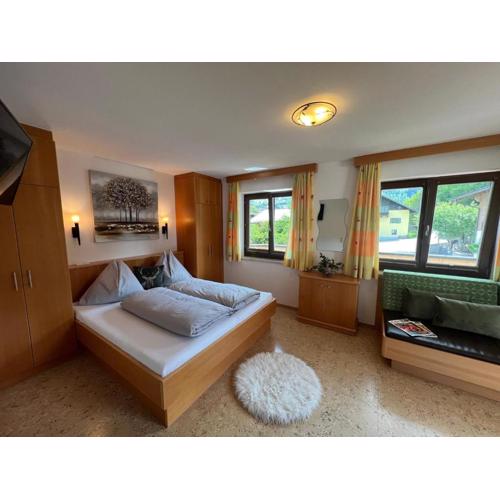 Frauenmantel mit extra Doppelzimmer