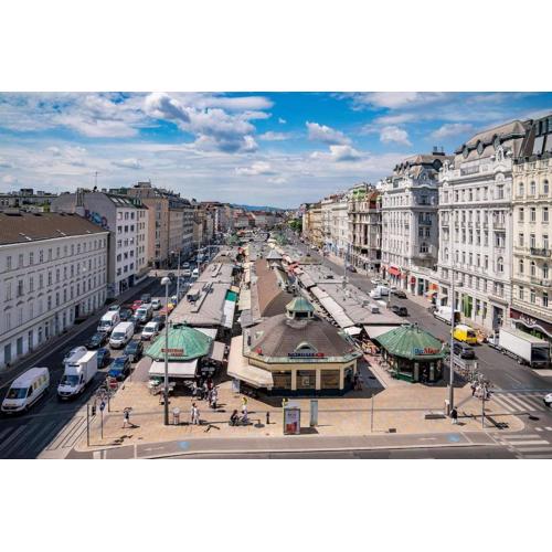 Free Parking Vienna Naschmarkt Air Con fast Wifi