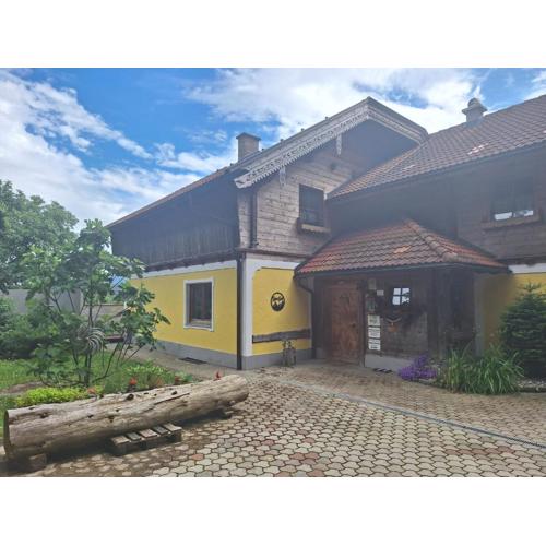 Ganzes Haus mit Almcharakter
