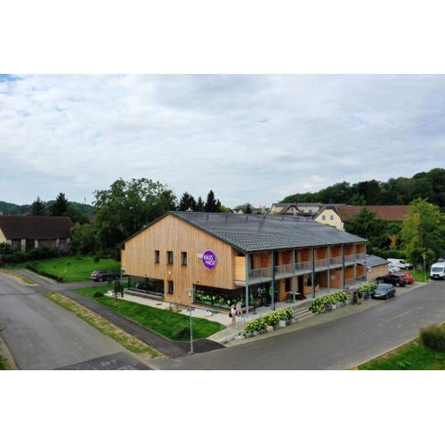 GästeHAUS & HOFladen Familie Öllerer