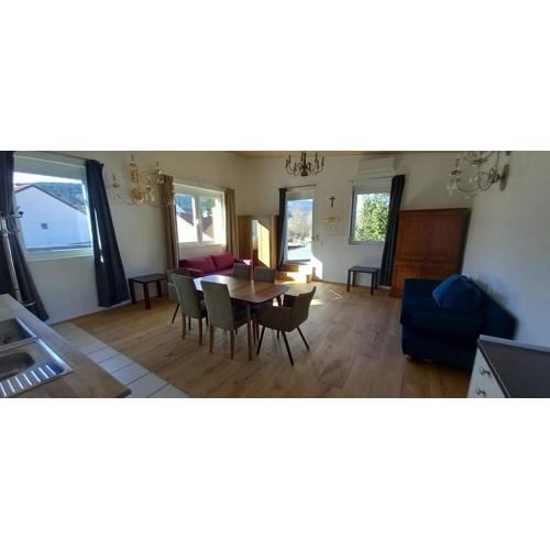 Gästewohnung mit Terrasse "Vinothèque Laroche im Piestingtal"