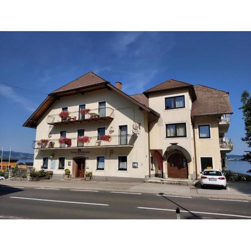 Gasthof mit Seeterasse & Appartements Zur Landeroith
