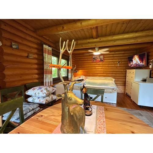 Gemütliche Blockhütte in Wiennähe