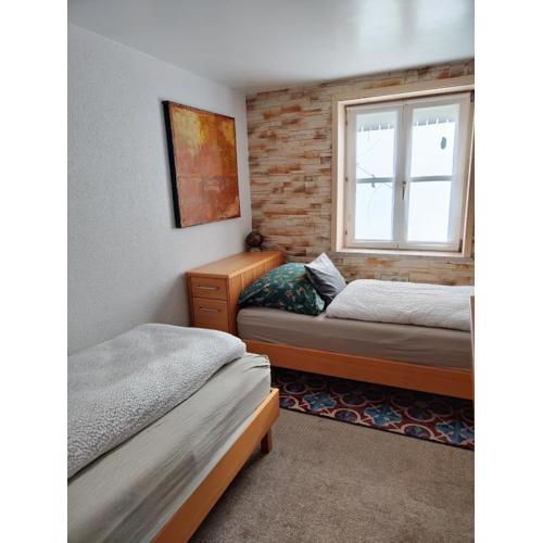 Gemütliches 2 Bettzimmer mit Gemeinschaftsbad und kleiner Küche