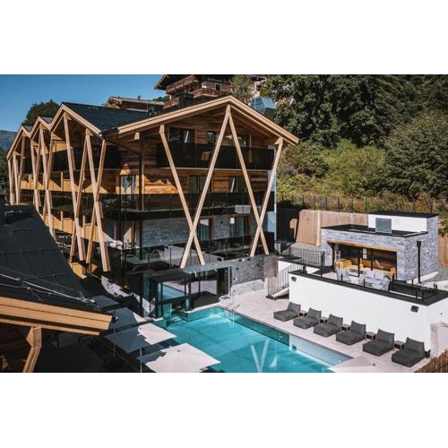 GLEMM by AvenidA Superior Hotel & Residences