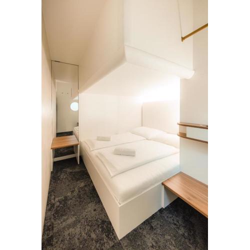 Grand Pods - Capsule Hotel