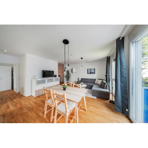 Great apartment - 2 bedrooms - with parking