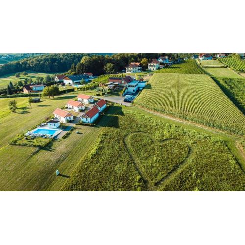 Gusto Lodges