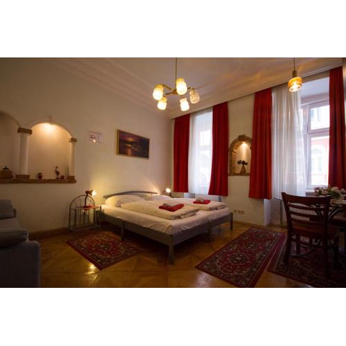 HappyHostel
