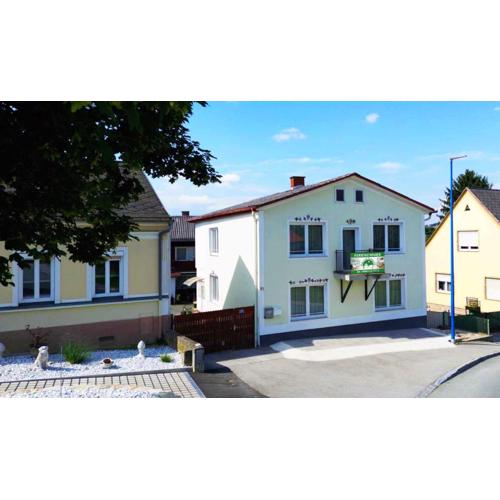 " Haus am Golfplatz" private Unterkunft