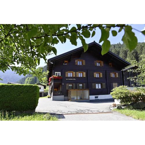 Haus Tschambräu