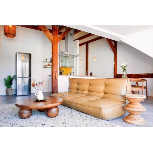 Helles Design-Loft im Zentrum mit Schlossbergblick