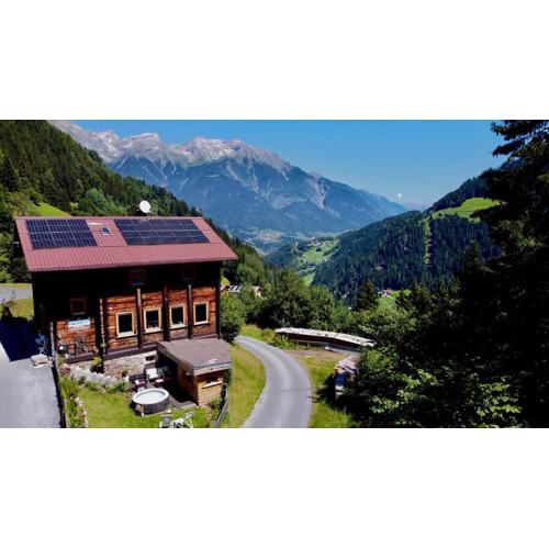 Homebase Tirol Mountain Lodge