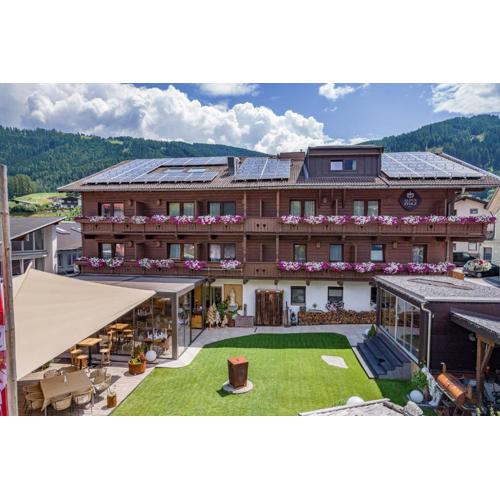 Hotel Alpenstolz