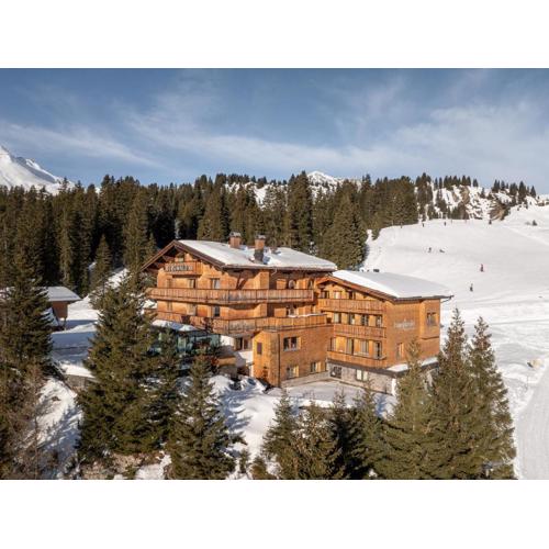 Hotel Burgwald - Ski In & Ski Out