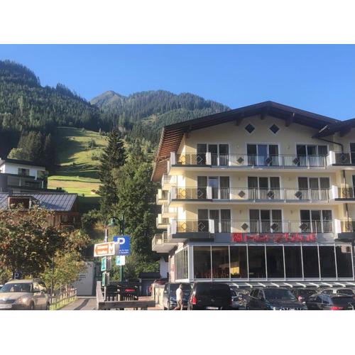 Hotel Herzblut - Joker card included in summer