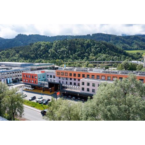 Hwest Hotel