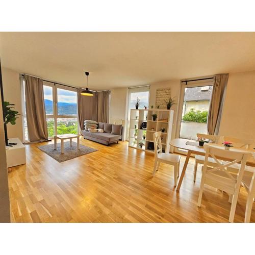 Innsbruck City View Apartment with 2 Bedrooms