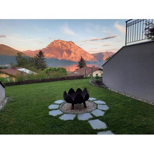Inspiration - zwei Terrassen mit Seeblick und Garten
