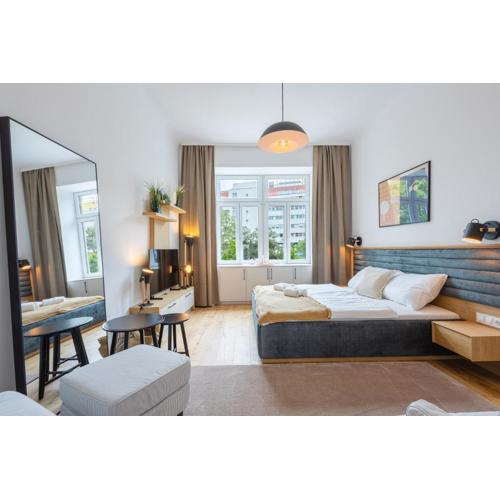 josef's home I Premium Studio I Metro Access
