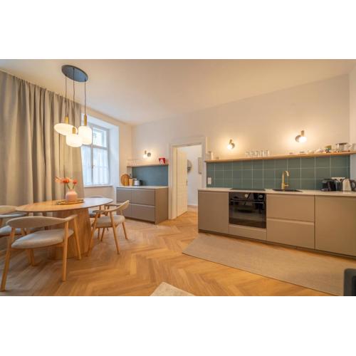 josef's home I Violette