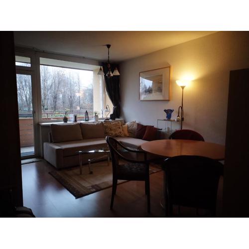 Kärnten Ossiacher See Apartment zwei Zimmer Ferienwohnung direkter Seezugang Strand beheizte Schwimmhalle