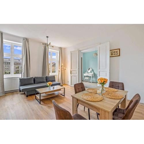 King bed free parking fast wifi pet friendly