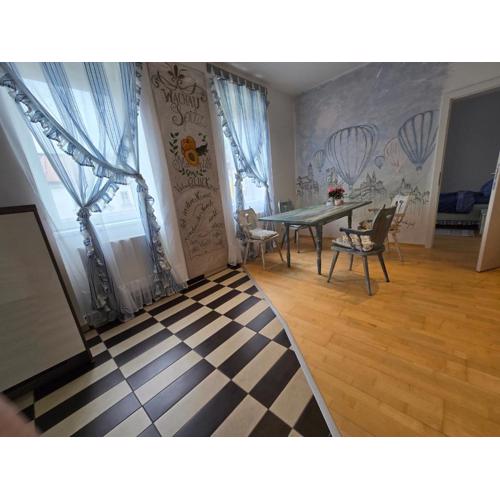 Kunst Apartment im Schwalbenhaus