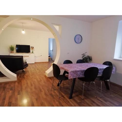 Land Wohnung