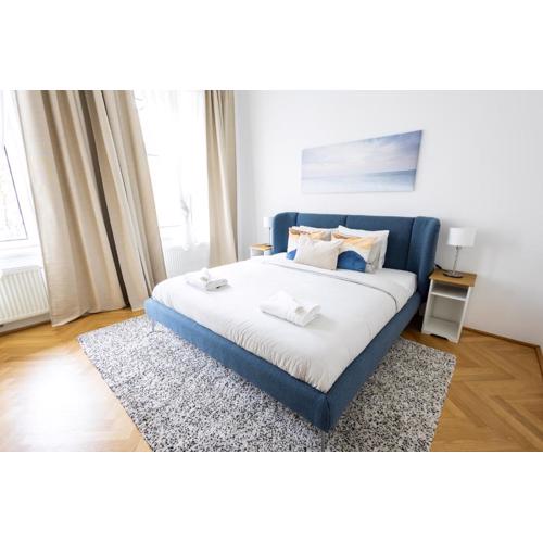 Large Garden-View Balcony Comfort Retreat 1020-Vienna