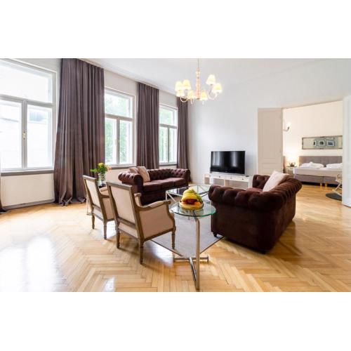 Large Luxury Residence Near Townhall & Votivkirche