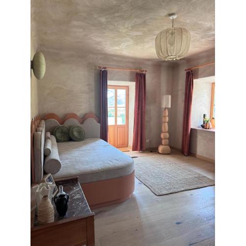 LAROGYs HIDEAWAY