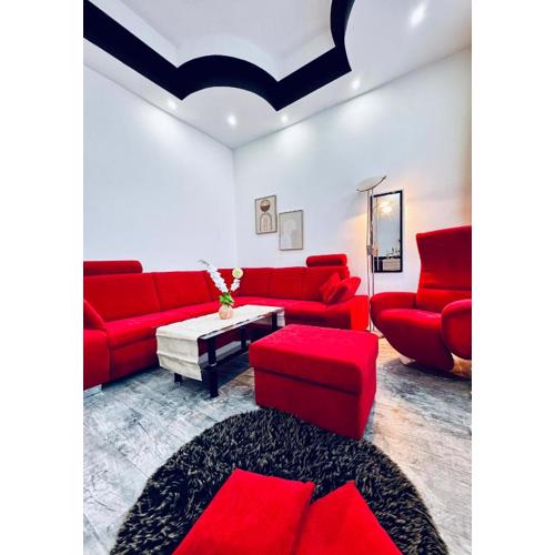 Lovely Stay 2BR Apt Next to AKH