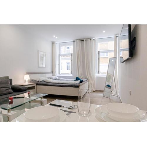 Lovely Studio near U1 Reumannplatz - 9 min from City Center