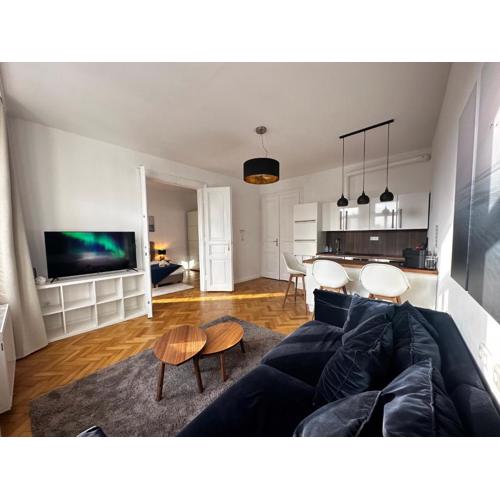 Luxury 3 bedroom apartment near Schönbrunn Palace