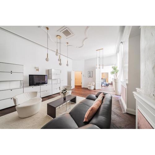Luxury Designer Home in Center of Vienna