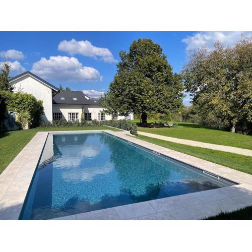 Luxus Villa mit großem Pool Alleinlage Nähe Graz