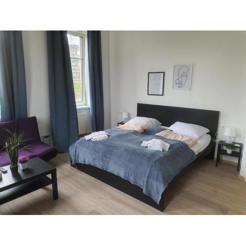 Massive 6BR Apt. Near Millenium City for big Groups