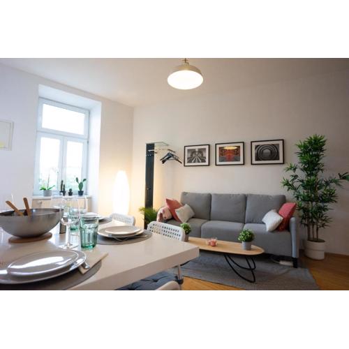 Modern 3 Bedroom Apartment in City Center