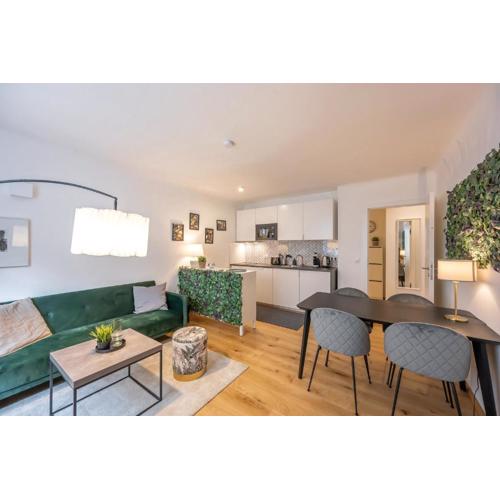 Modern City Center Apartment