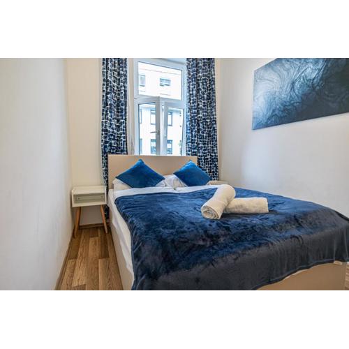 Modern Comforts: Chic Studio Apt Centrally Located